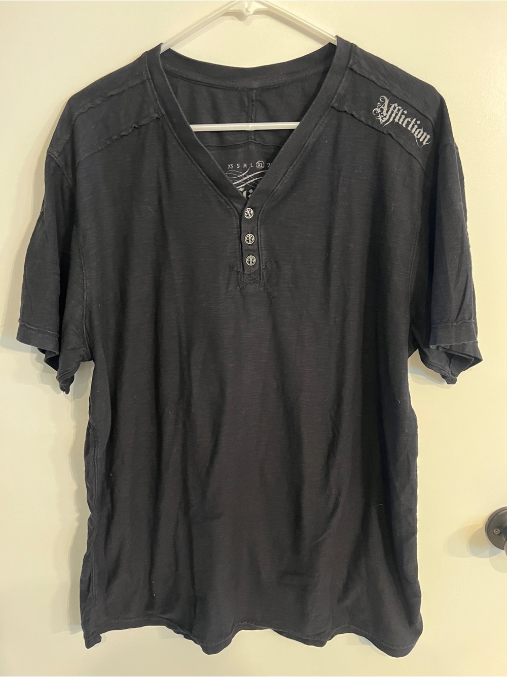 Men’s size XL Affliction Standard Series 3 Button Dress Shirt